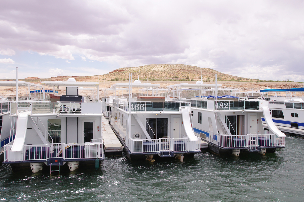 Pier,For,Houseboats,In,Lake,Powell,,Usa